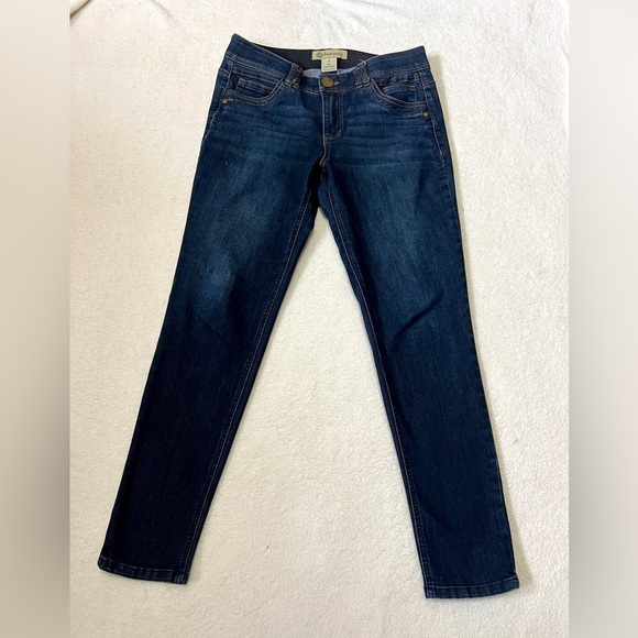 Democracy "Ab" Technology Dark Wash Skinny Jean - Size 8 (30") - Picture 2 of 12